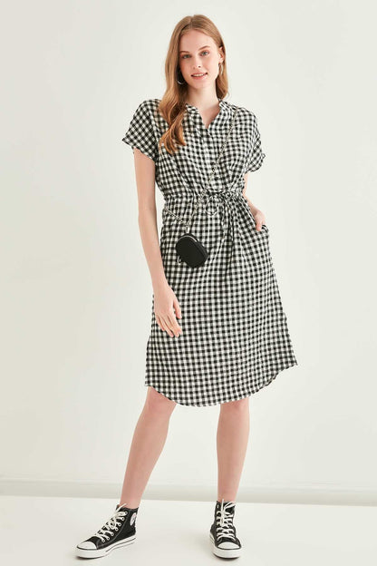 CHECKERED PATTERNED BELT-BENT LOW SLEEVE DRESS