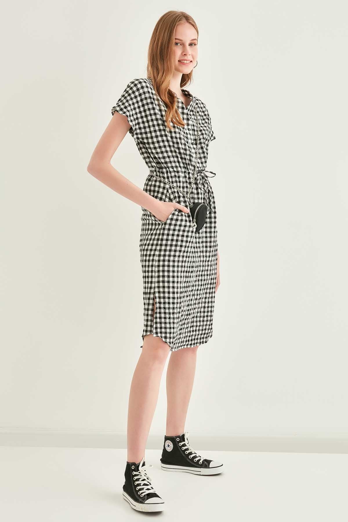 CHECKERED PATTERNED BELT-BENT LOW SLEEVE DRESS