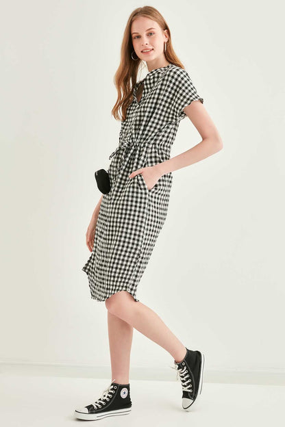 CHECKERED PATTERNED BELT-BENT LOW SLEEVE DRESS