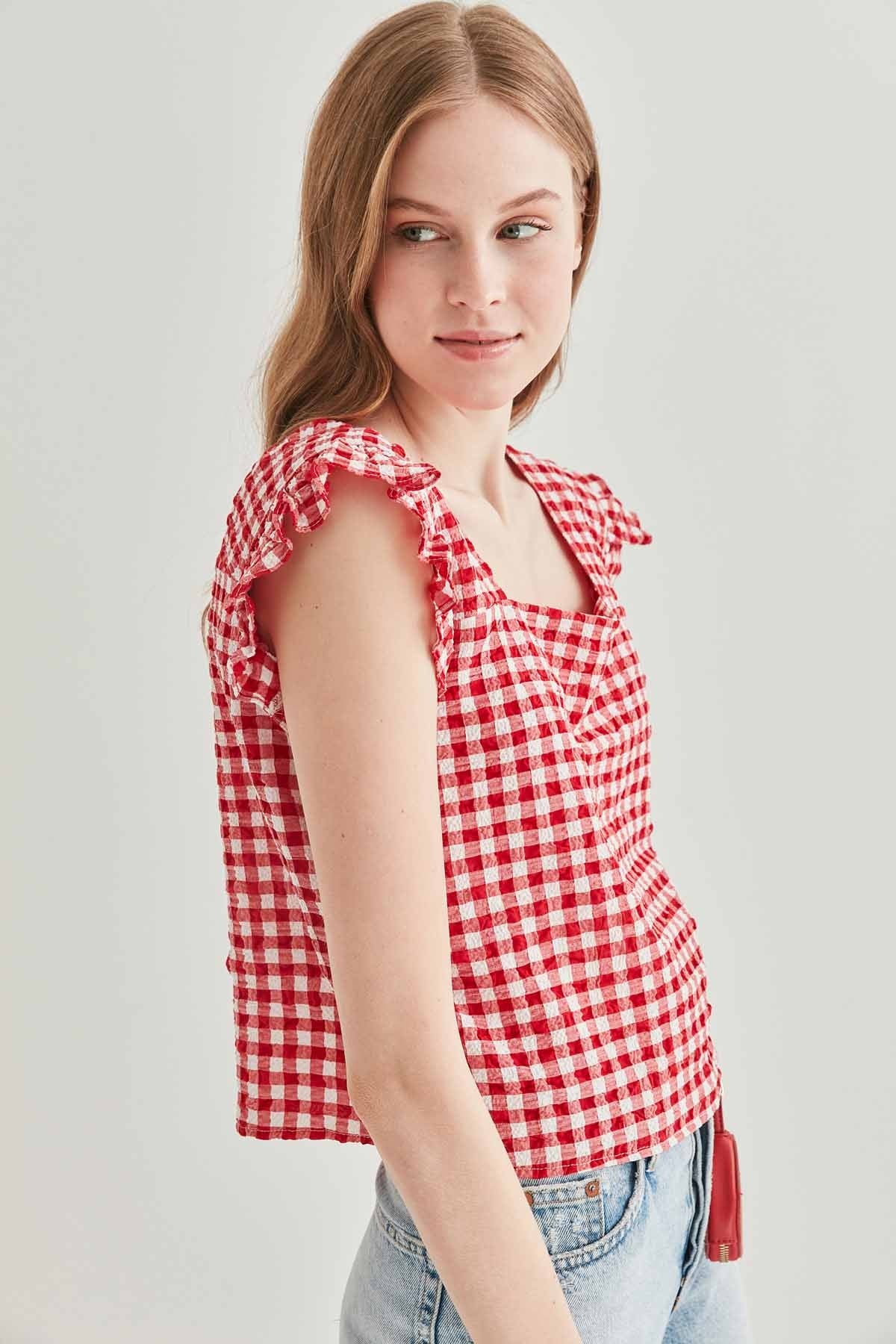 CHECKERED SQUARE COLLAR CROP BLOUSE