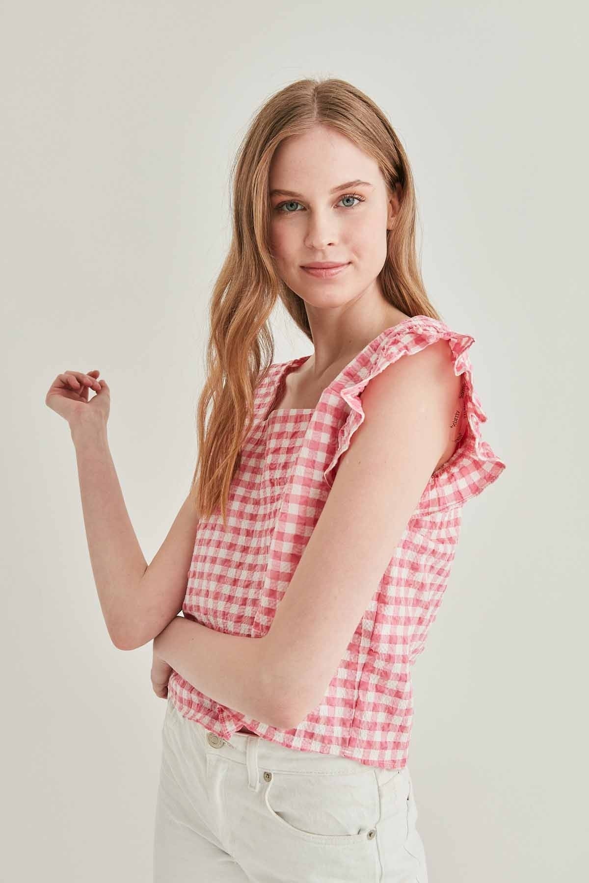 CHECKERED SQUARE COLLAR CROP BLOUSE