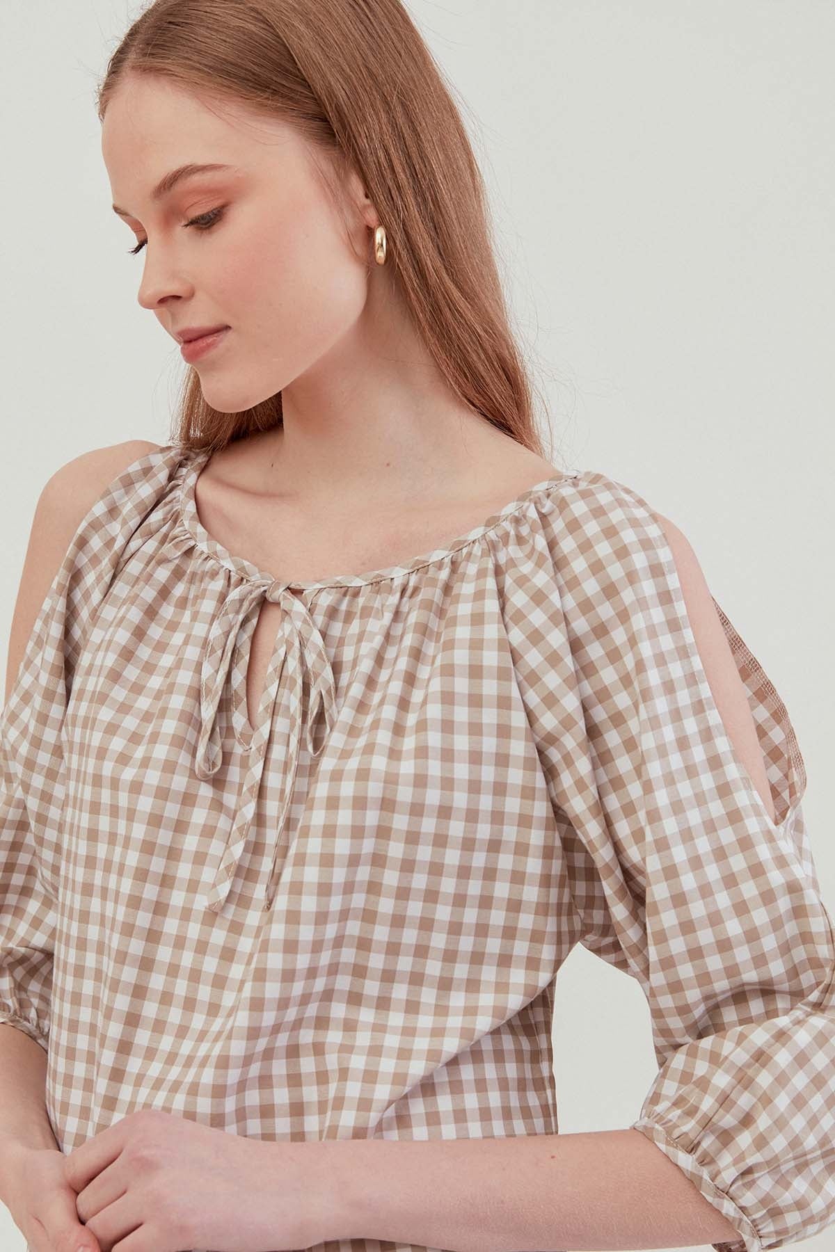 CHECKERED SLIT SHOULDER BLOUSE