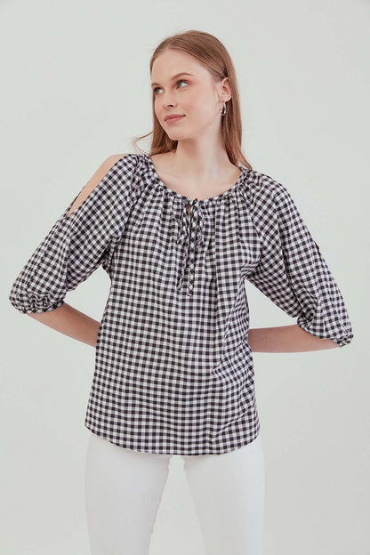 CHECKERED SLIT SHOULDER BLOUSE