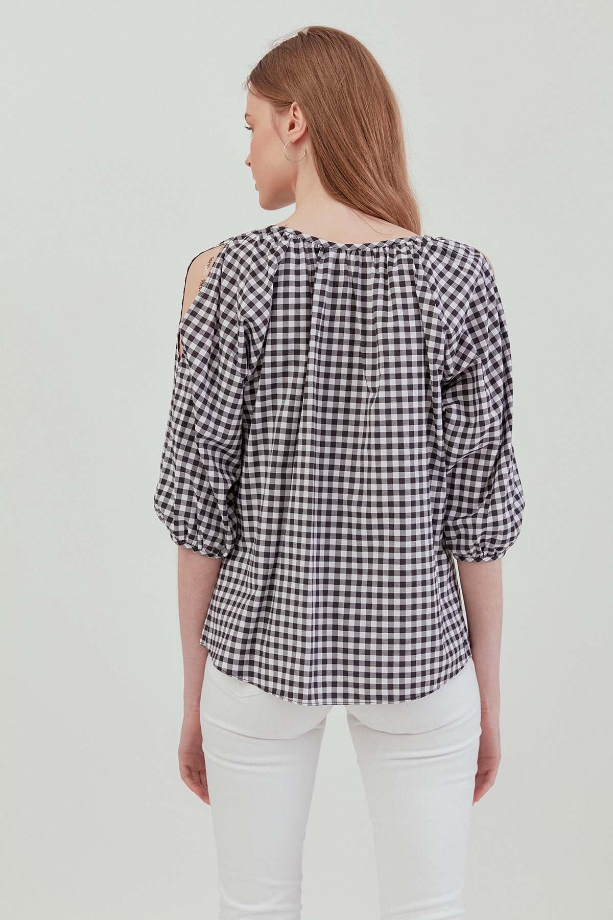 CHECKERED SLIT SHOULDER BLOUSE