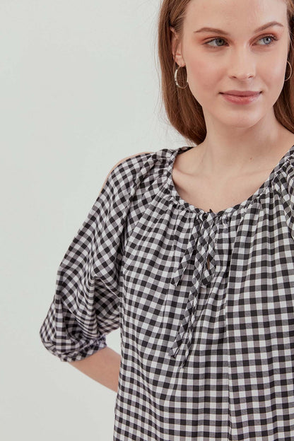 CHECKERED SLIT SHOULDER BLOUSE