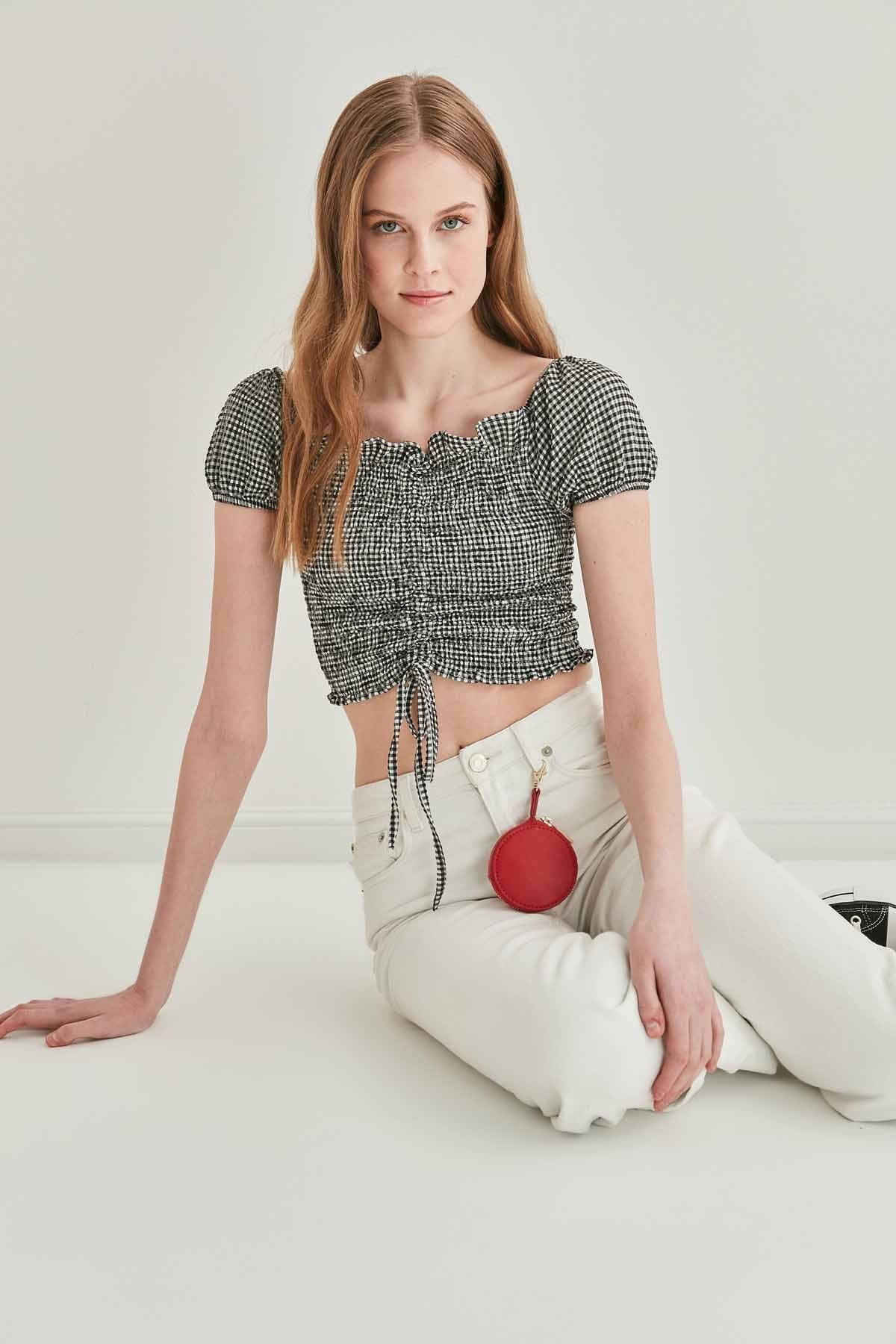 CHECKERED FRONT DRAWSTRING MINI BLOUSE