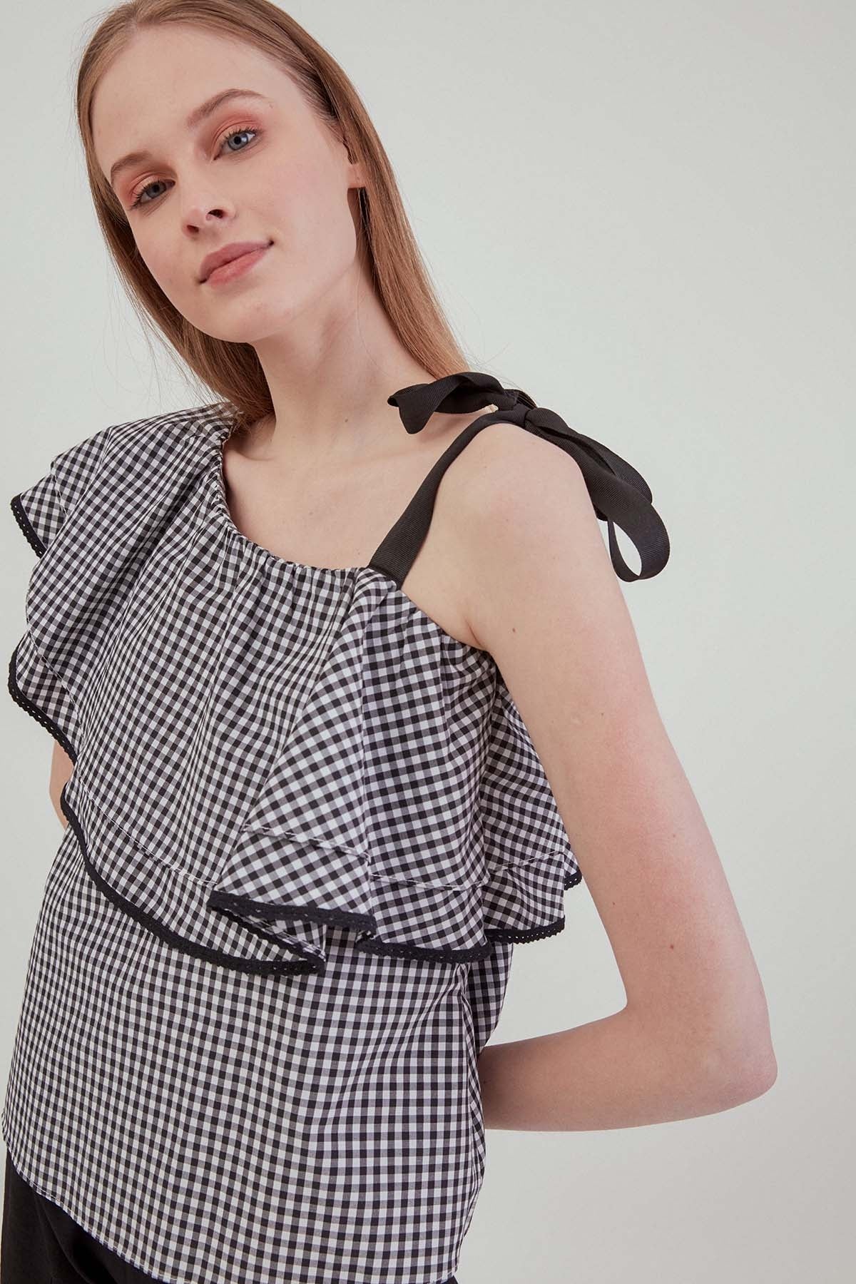 CHECKERED SINGLE SHOULDER BLOUSE