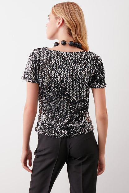 STAMP SEQUINED SHORT SLEEVE BLOUSE