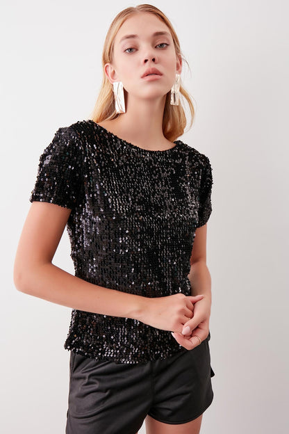 STAMP SEQUINED SHORT SLEEVE BLOUSE
