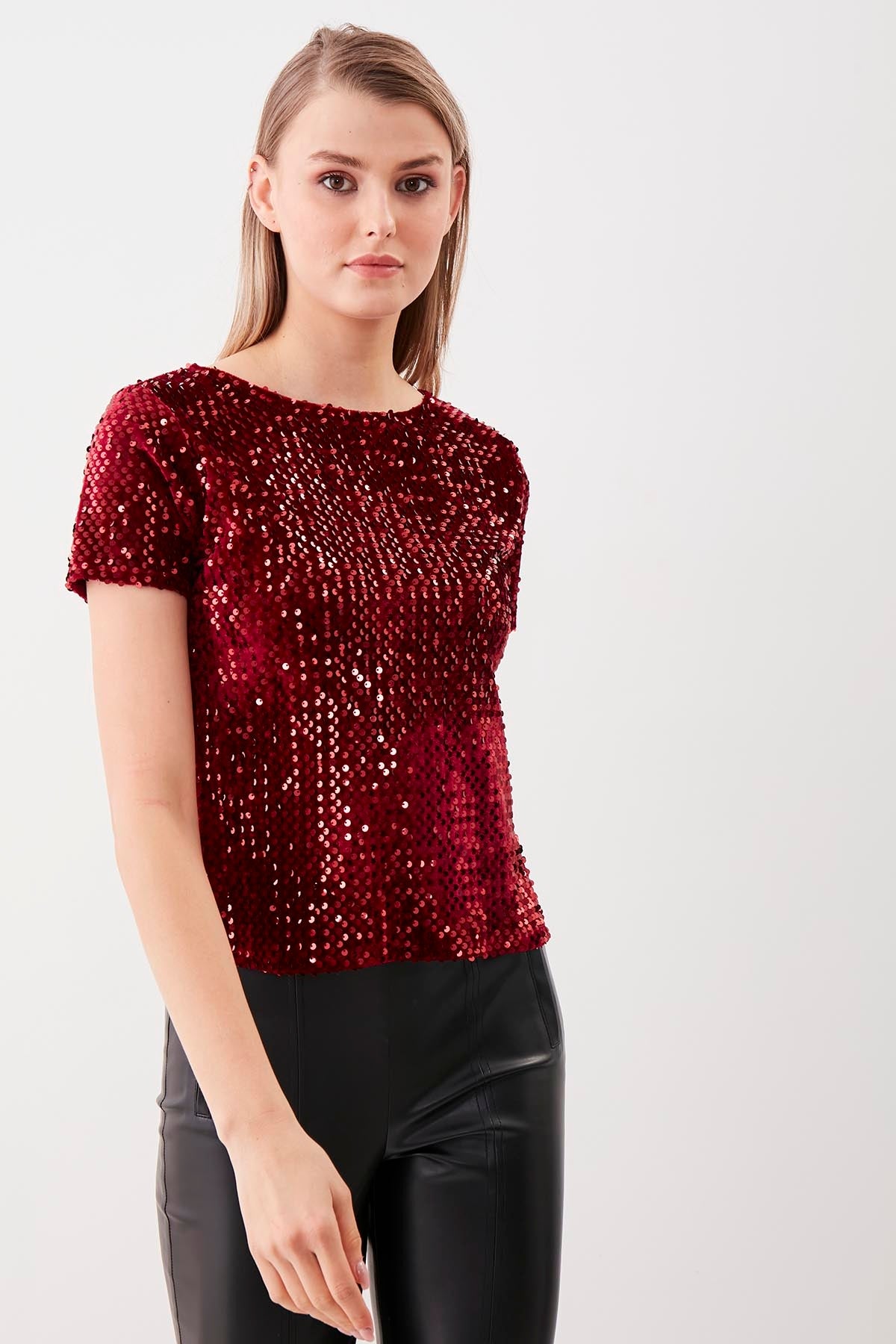 STAMP SEQUINED SHORT SLEEVE BLOUSE