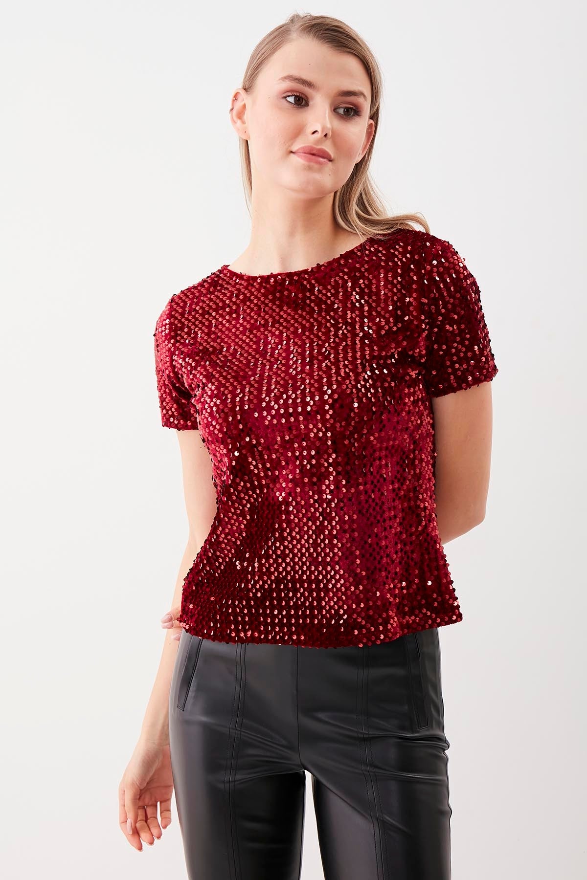 STAMP SEQUINED SHORT SLEEVE BLOUSE