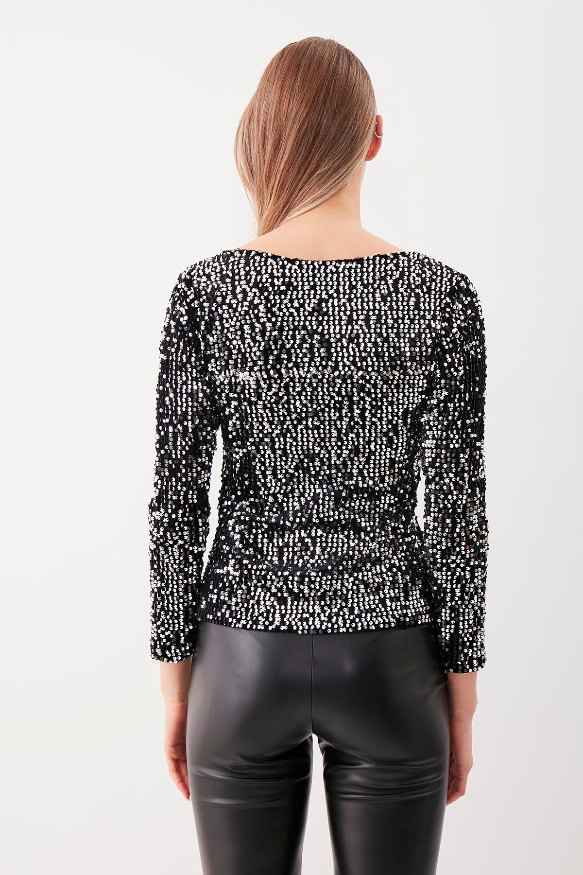 STAMP SEQUIN LONG SLEEVE BLOUSE