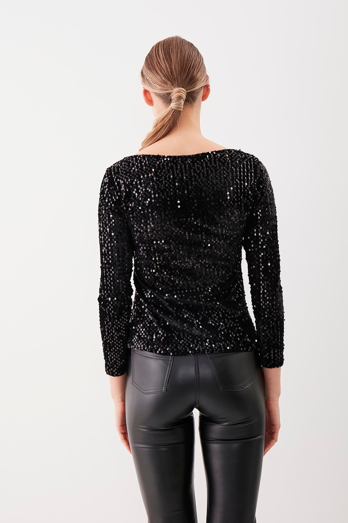 STAMP SEQUIN LONG SLEEVE BLOUSE