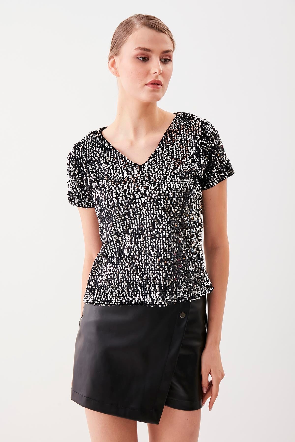 SEQUIN V COLLAR SHORT SLEEVE BLOUSE
