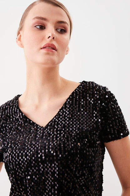 SEQUIN V COLLAR SHORT SLEEVE BLOUSE