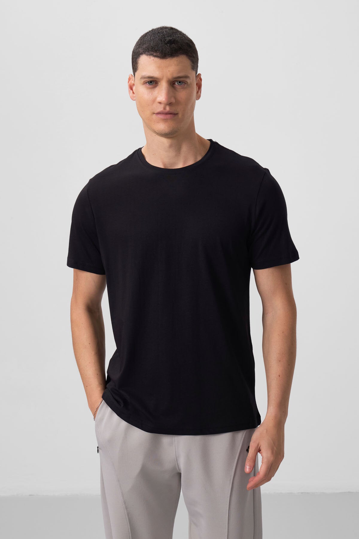 Standard Fit Basic Pack of 3 Black and white and blue Men's T-Shirt 87911