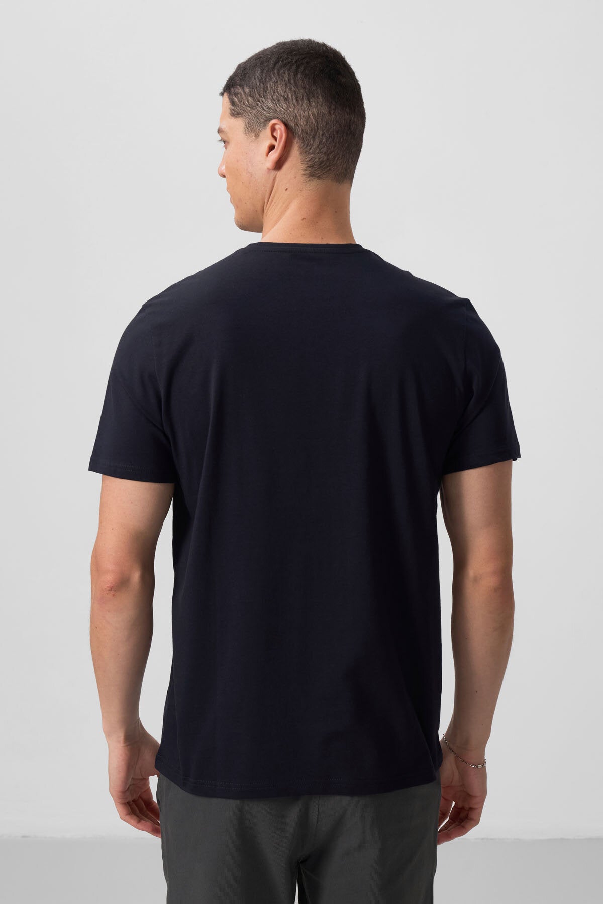 Standard Fit Basic V Collar is a 3-pack Lacivert Men's T-Shirt 87912