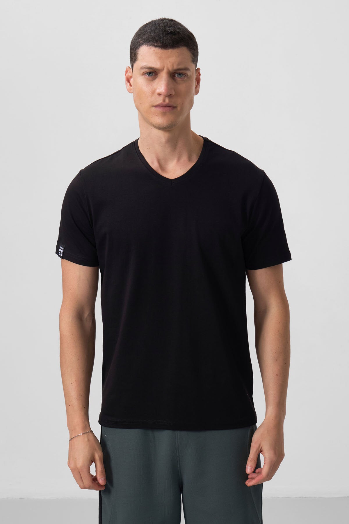 Standard Fit Basic V Collar Pack of 3 Black Men's T-Shirt 87912