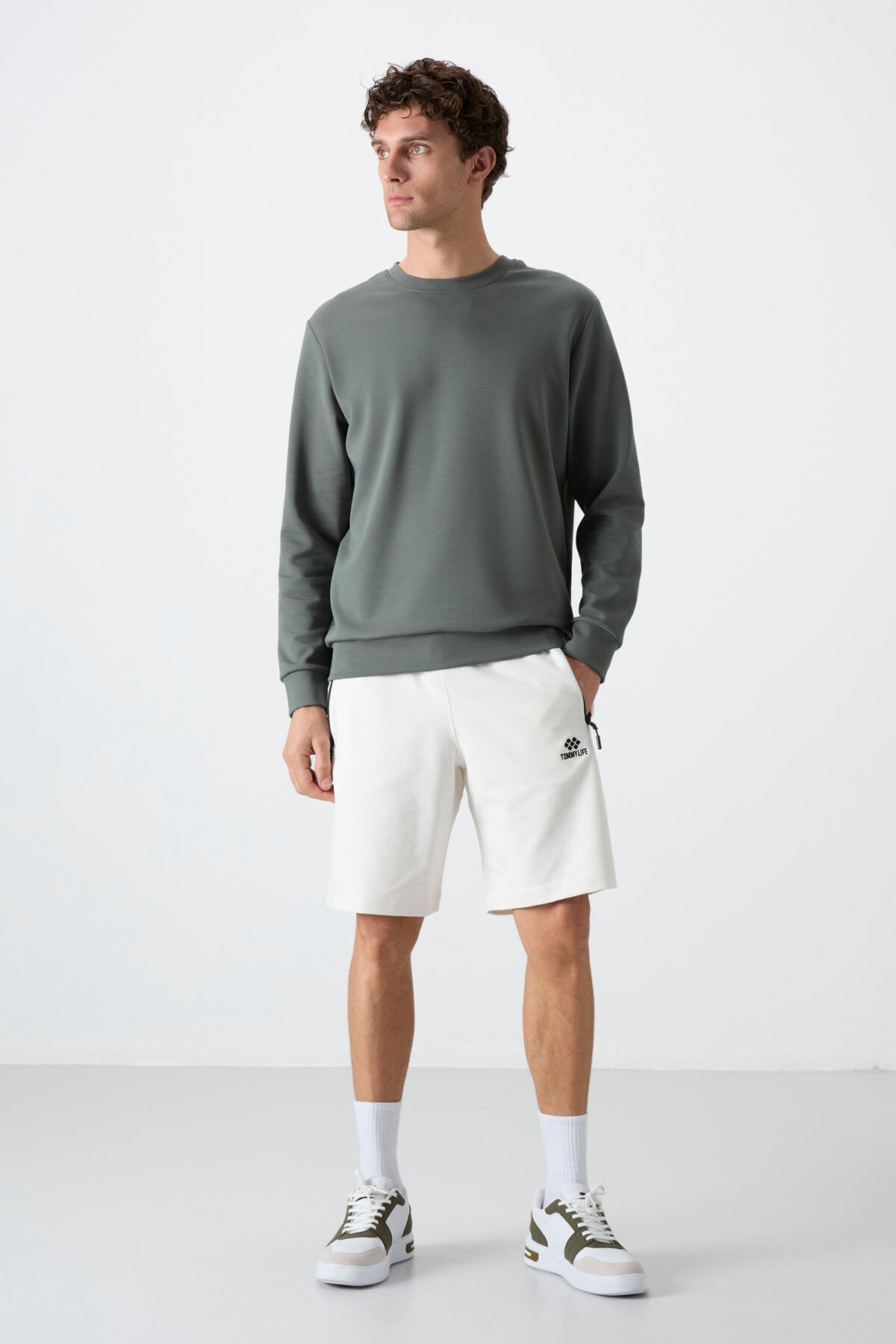 Standard Fit Basic O Collar Pack of 3 Black-Navy-Khaki Men's Sweatshirt 88053
