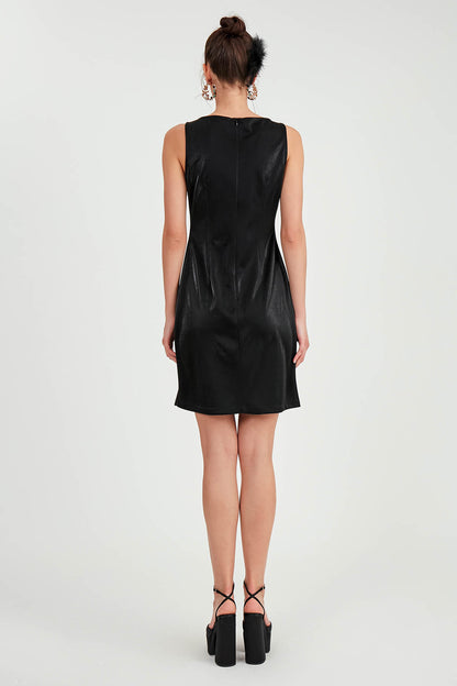 SLEEVELESS GLOSSY SATIN DRESS