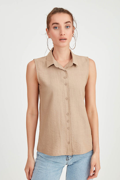 SLEEVELESS COLLAR FRONT BUTTON BLOUSE