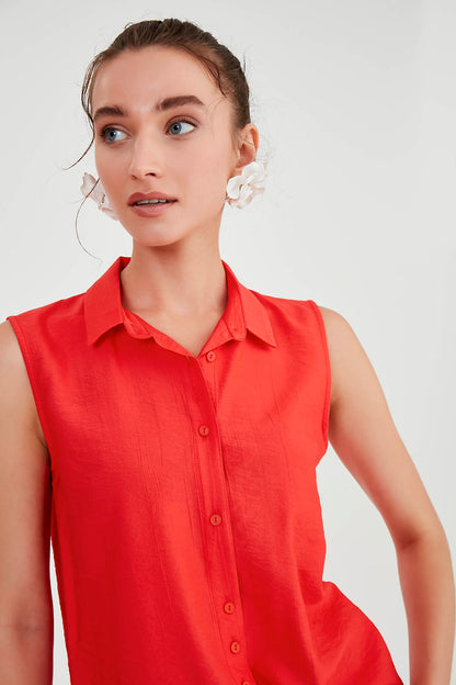 SLEEVELESS COLLAR FRONT BUTTON BLOUSE