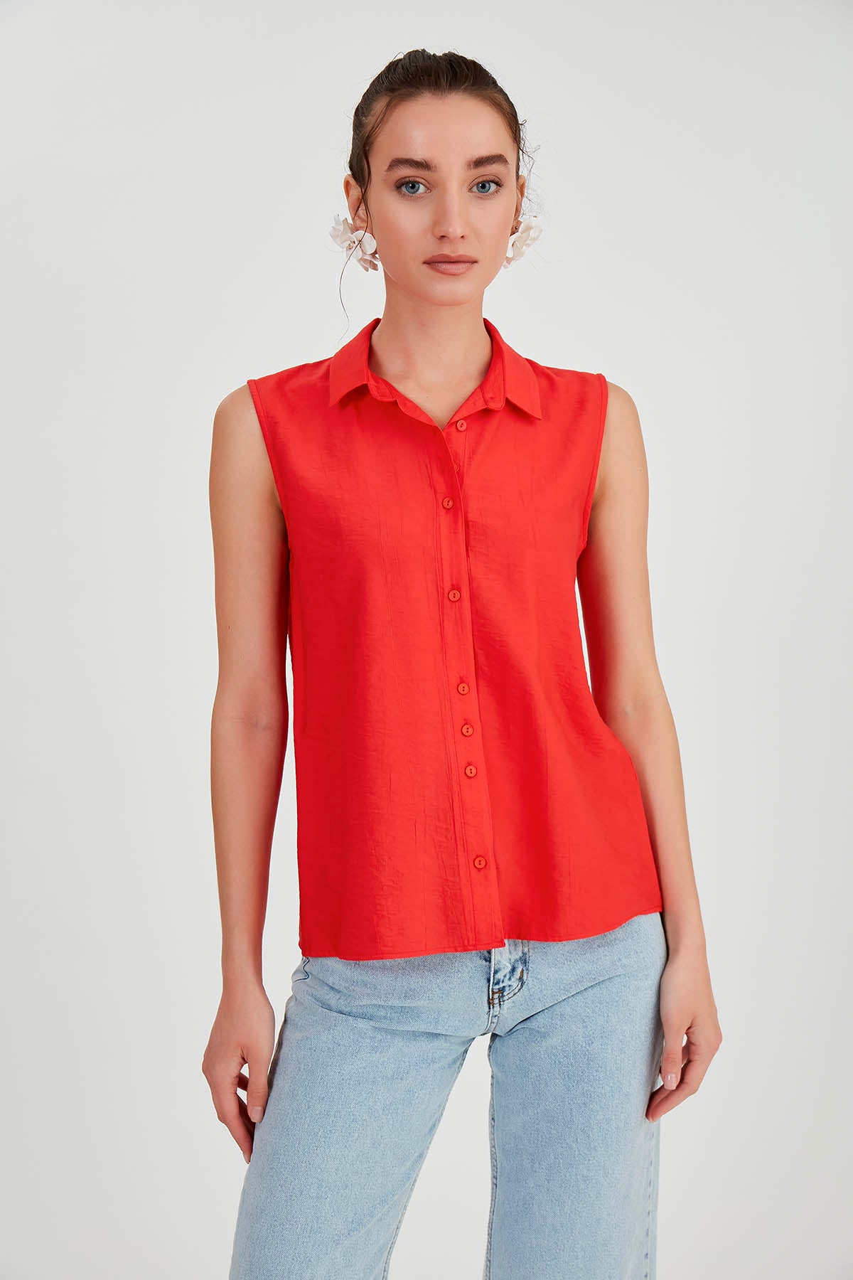 SLEEVELESS COLLAR FRONT BUTTON BLOUSE