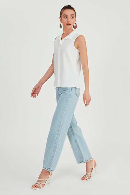 SLEEVELESS COLLAR FRONT BUTTON BLOUSE