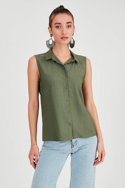SLEEVELESS COLLAR FRONT BUTTON BLOUSE