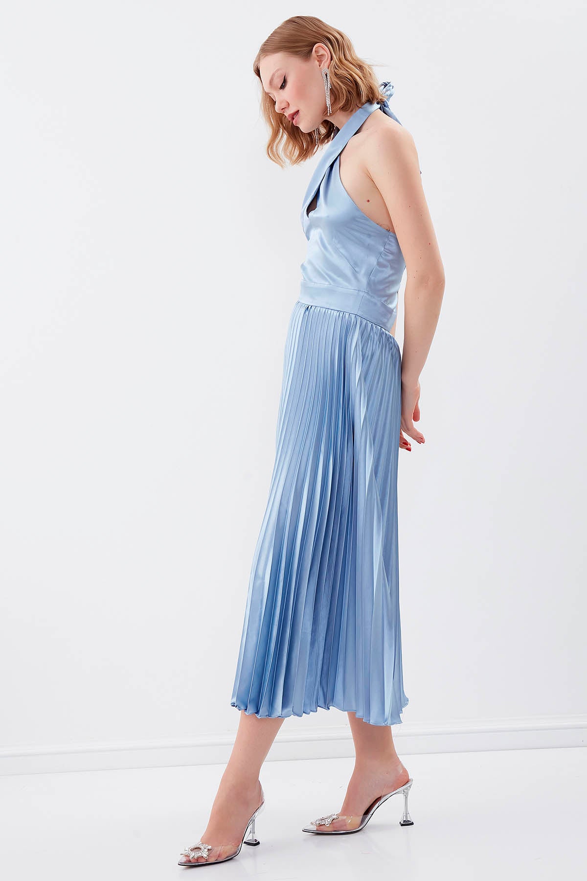 DRESS WITH BACKTOLOR NECK BINDING