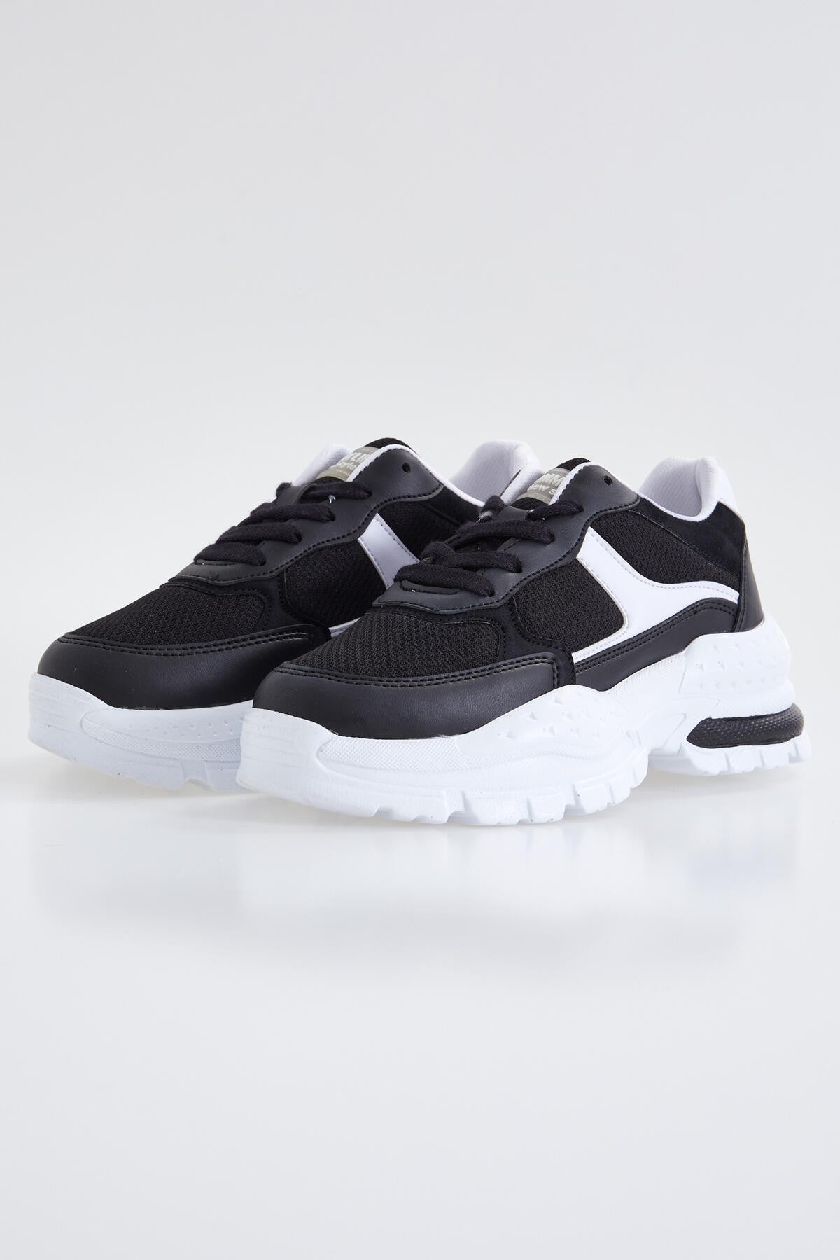Black Laced High Sole Daily Women's Sneakers - 89077