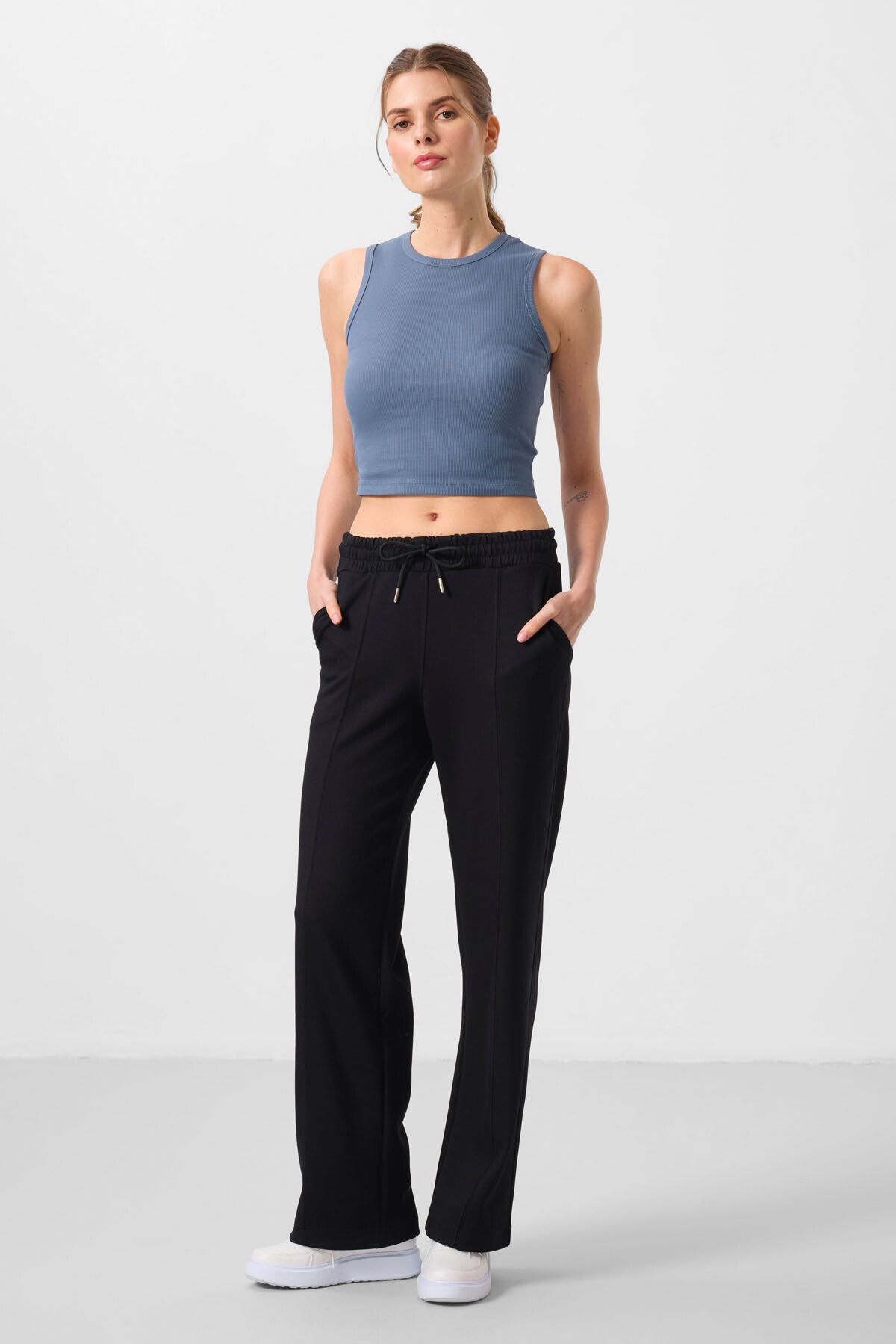 Black Soft Textured Pocket Detailed Front Seam Women's Palazzo Trousers - 94670