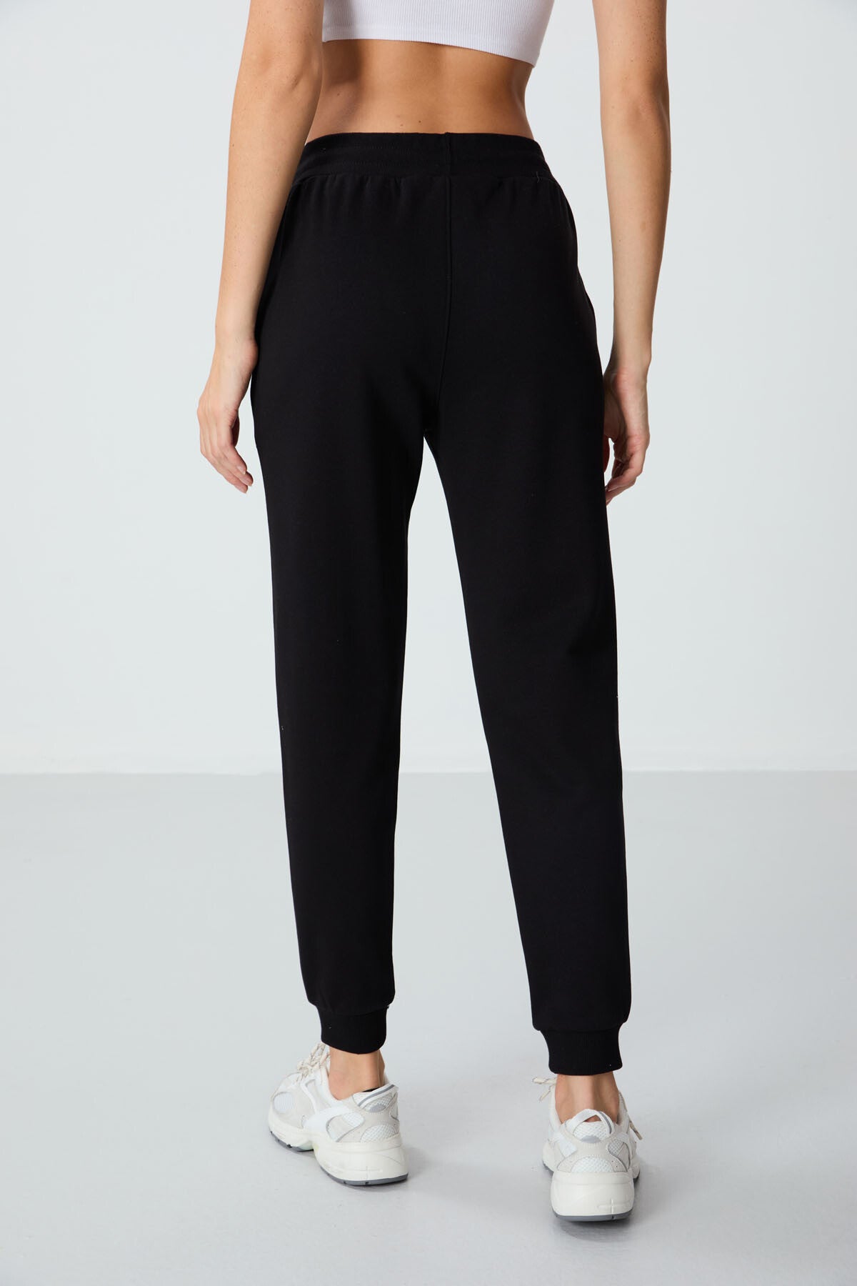 Black Compact Cotton Thick Smooth Textured Standard Fit Women's Tracksuit Bottom - 94660