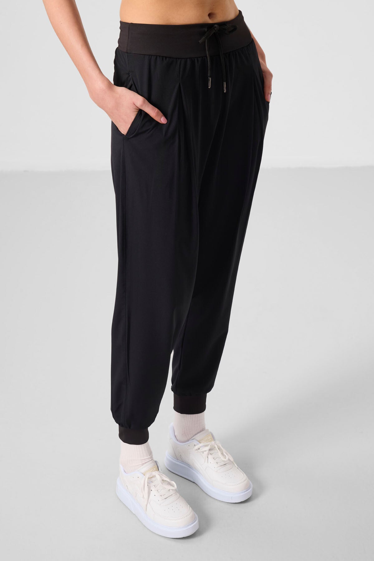 Black Polyester Pocketed Standard Fit Women's Trousers - 94677