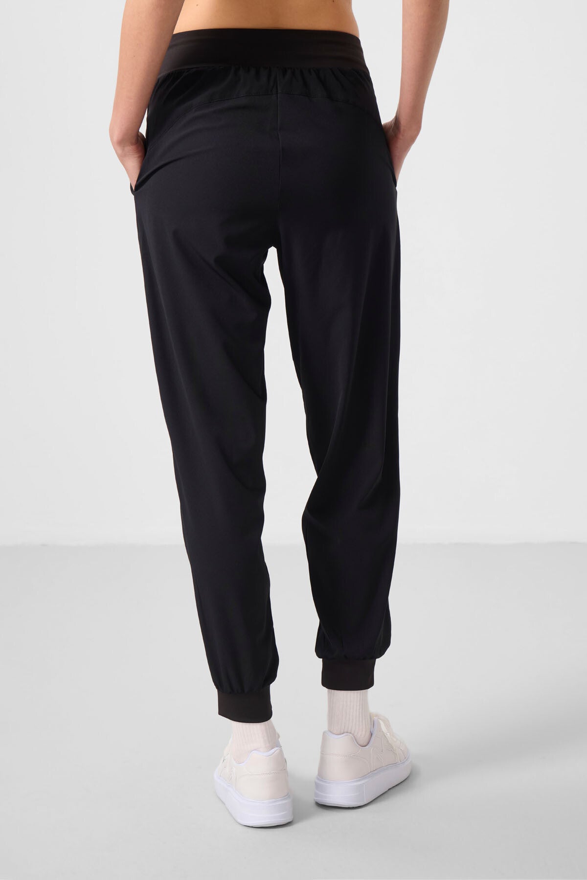 Black Polyester Pocketed Standard Fit Women's Trousers - 94677