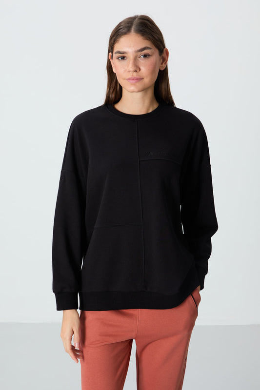 Black Compact Cotton Thick Smooth Textured O Collar Oversize Fit Women's Sweatshirt - 97288