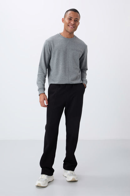 Black Cotton Thick Fleece-Lined Soft Textured Oversize Embroidered Men's Tracksuit Bottom -82146
