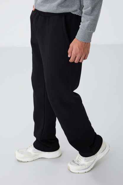 Black Cotton Thick Fleece-Lined Soft Textured Oversize Embroidered Men's Tracksuit Bottom -82146