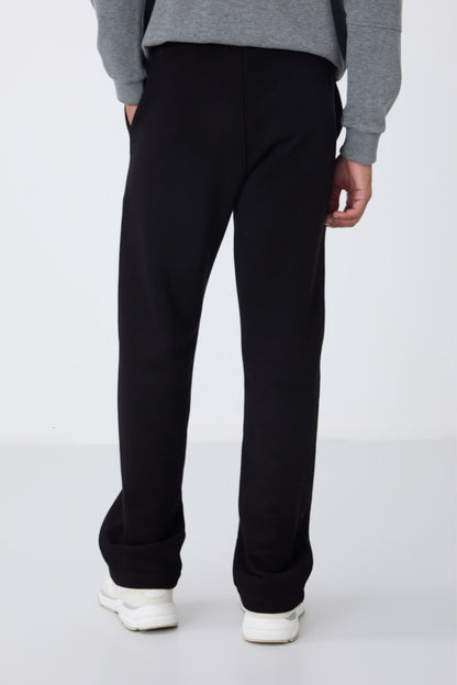 Black Cotton Thick Fleece-Lined Soft Textured Oversize Embroidered Men's Tracksuit Bottom -82146