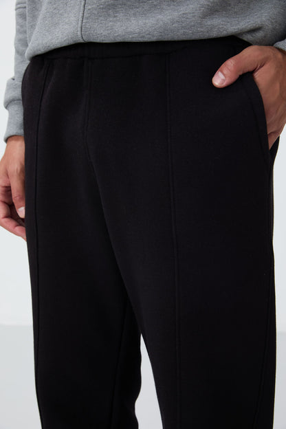 Black Cotton Thick Fleece-Lined Soft Textured Oversize Embroidered Men's Tracksuit Bottom -82146