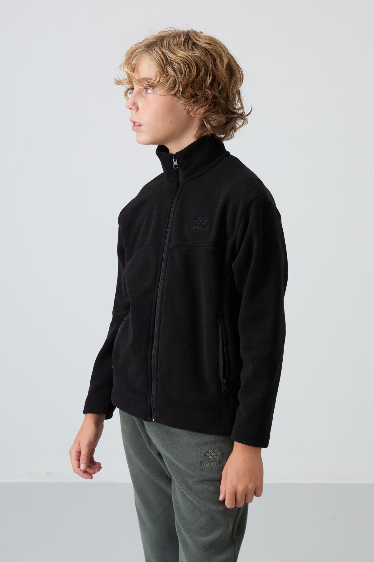 Black Thick Soft Textured Standard Fit Embroidered Fleece Boys' Sweatshirt - 11223