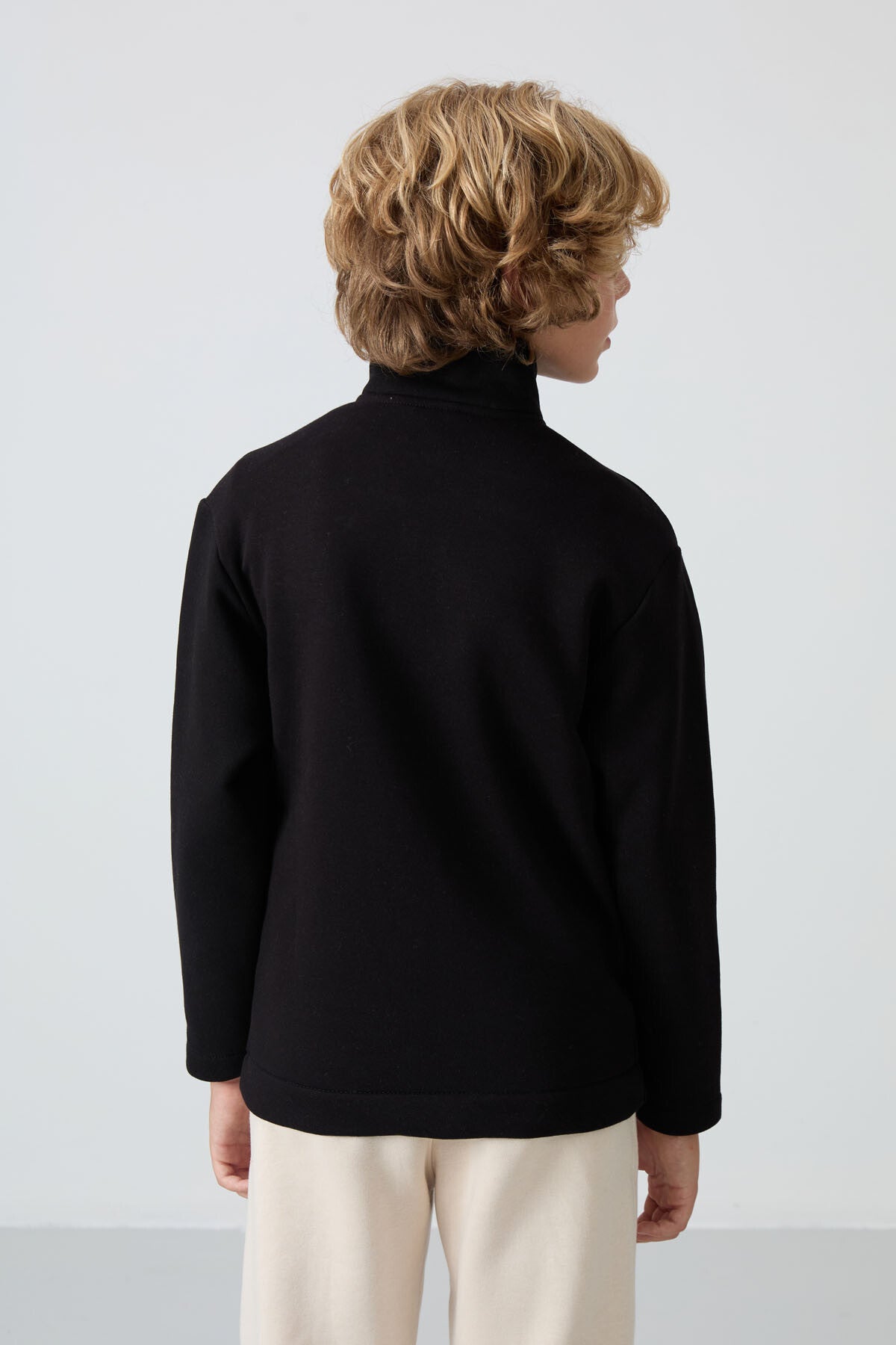 Black Cotton Thick Fleece-Lined Soft Textured Standard Fit Embroidered Boys' Sweatshirt - 11245
