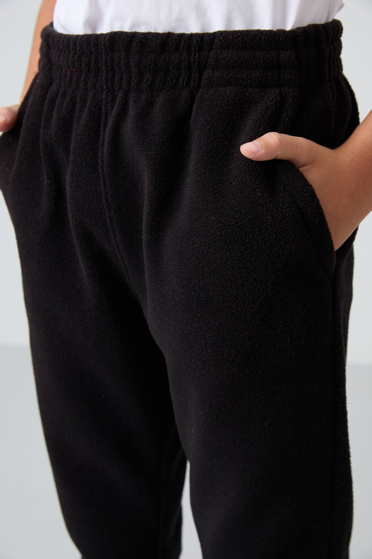 Black Thick Soft Textured Standard Fit Embroidered Fleece Boys' Tracksuit Bottom - 11219
