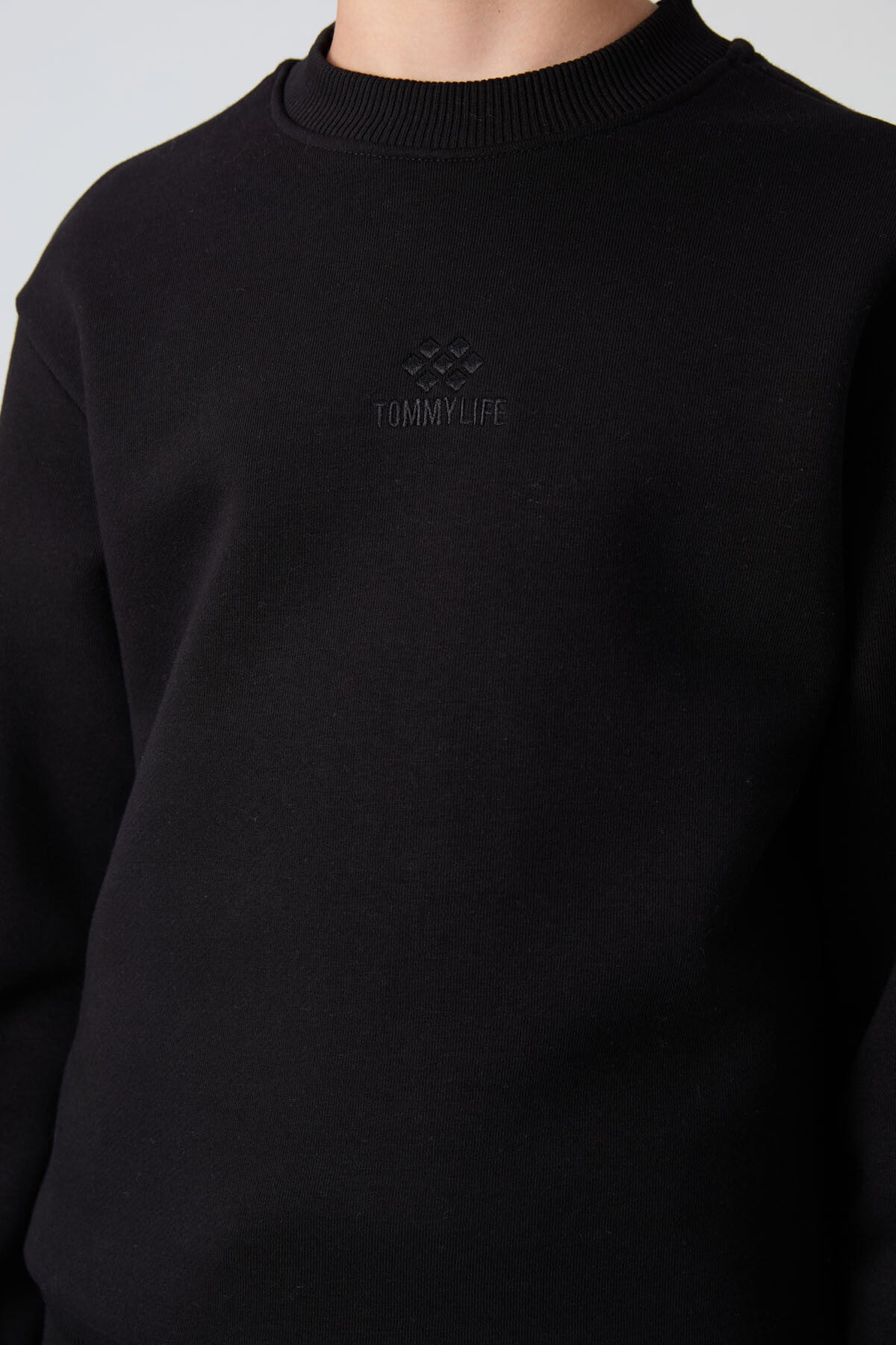 Black Cotton Thick Fleece-Lined Soft Textured Standard Fit Embroidered Boys' Sweatshirt - 11232