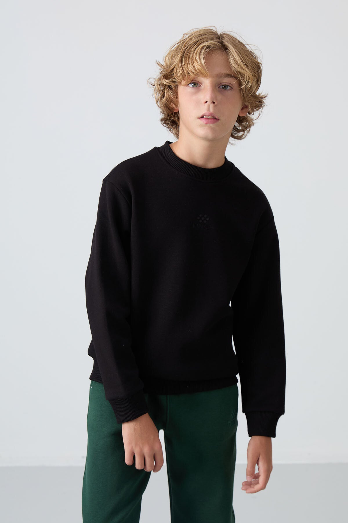 Black Cotton Thick Fleece-Lined Soft Textured Standard Fit Embroidered Boys' Sweatshirt - 11232