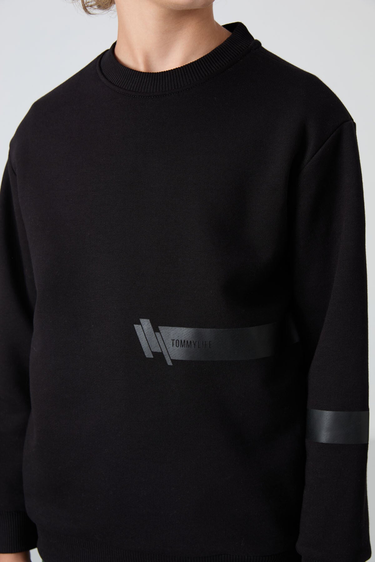 Black Cotton Thick Fleece-Lined Soft Textured Standard Fit Printed Boys' Sweatshirt - 11238