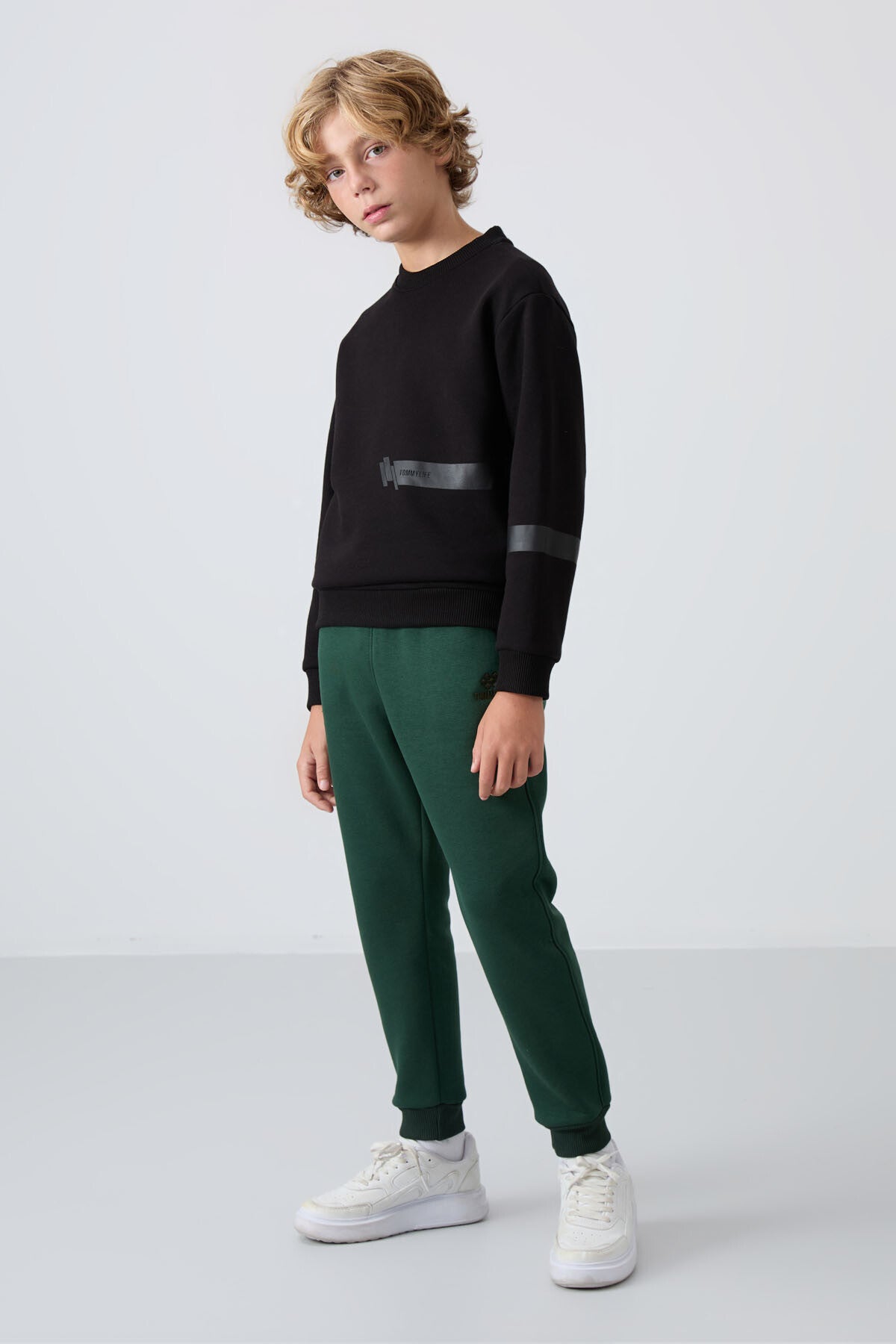Black Cotton Thick Fleece-Lined Soft Textured Standard Fit Printed Boys' Sweatshirt - 11238