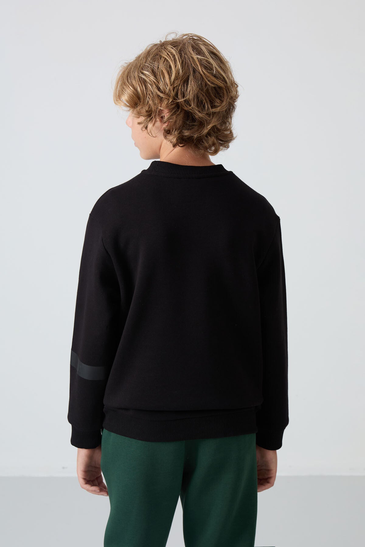 Black Cotton Thick Fleece-Lined Soft Textured Standard Fit Printed Boys' Sweatshirt - 11238