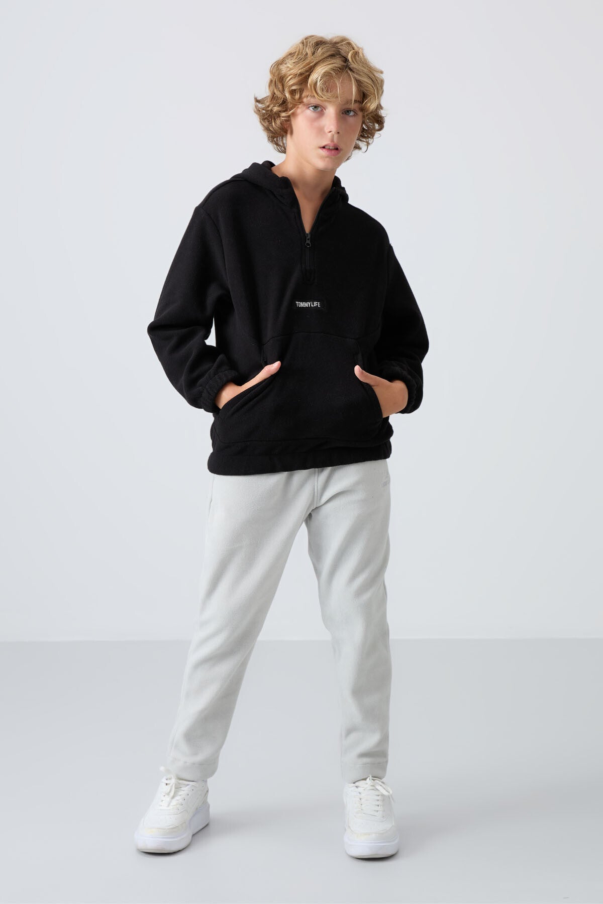 Black Thick Soft Textured Standard Fit Embroidered Fleece Boys' Sweatshirt - 11230