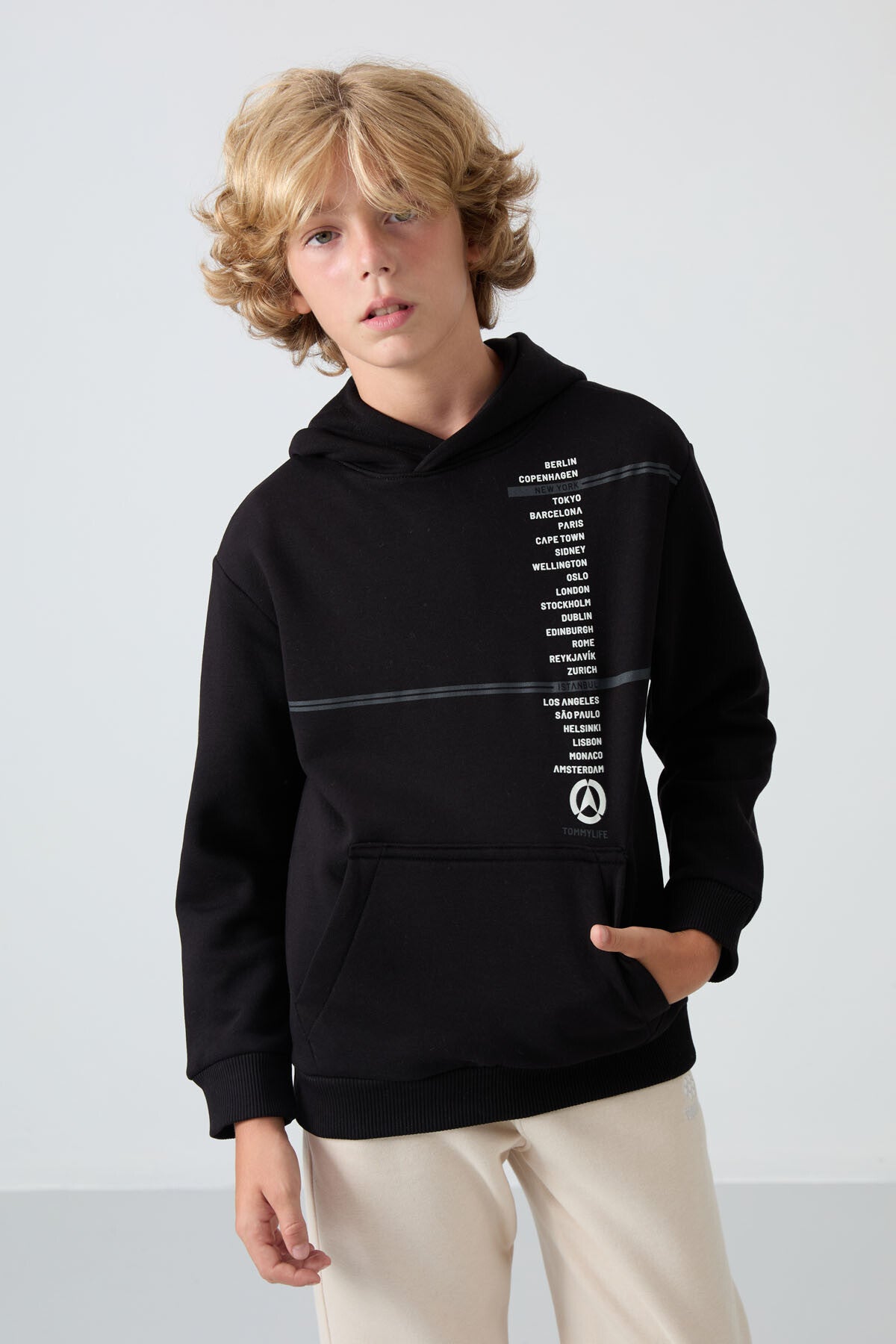 Black Cotton Thick Fleece-Lined Soft Textured Standard Fit Printed Boys' Sweatshirt - 11239